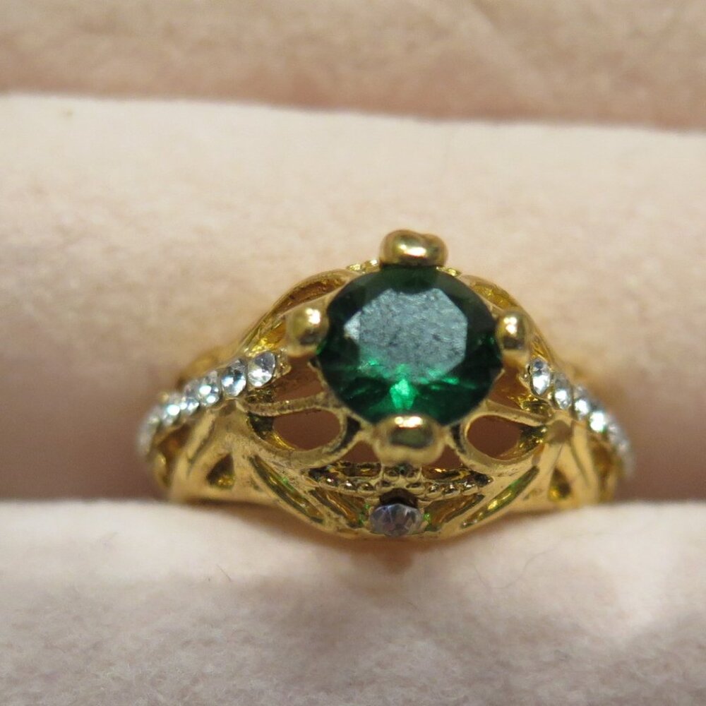 NEW Green Round Zircon 14K Gold Pl. Cubic Zirconia Diamond Accents Ring bomb